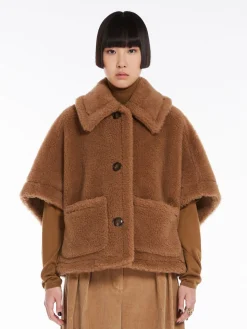 Teddy fabric boxy cape