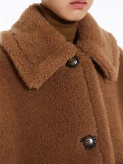 Teddy fabric boxy cape