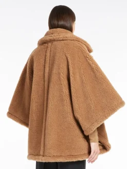 Teddy fabric cape