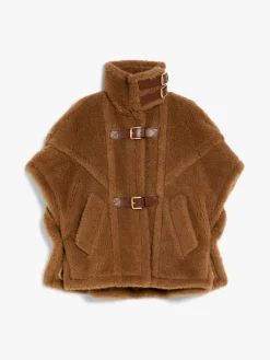 Teddy fabric cape with straps