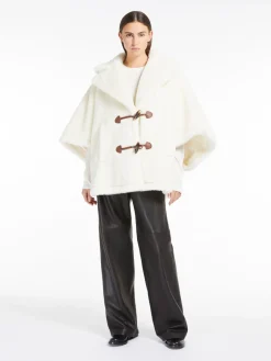 Teddy fabric oversized cape