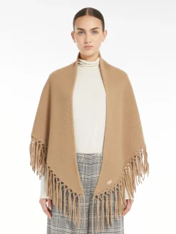 Triangular wool shawl
