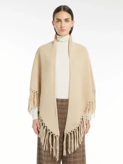Triangular wool shawl