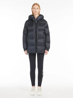 Water-repellent down jacket