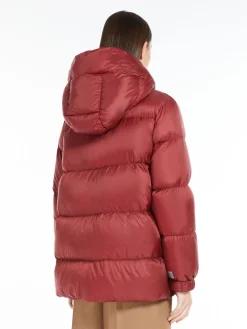 Water-repellent down jacket