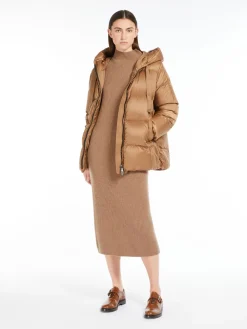 Water-repellent down jacket