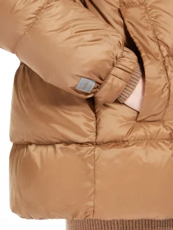 Water-repellent down jacket