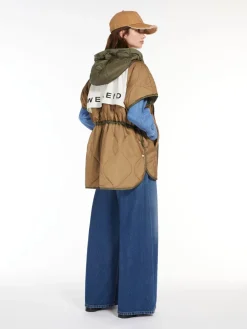 Water-repellent reversible canvas cape