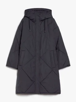 Water-repellent taffeta hooded down jacket