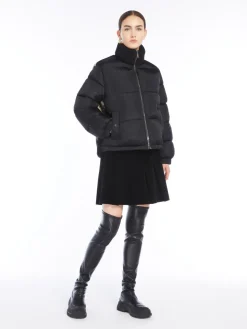 Water-repellent taffeta padded jacket