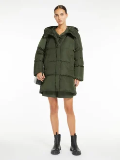 Water-repellent taffeta parka