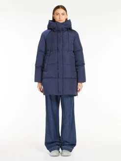 Water-repellent taffeta parka