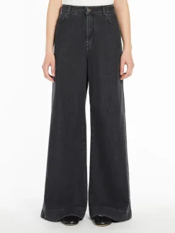 Wide-leg denim jeans