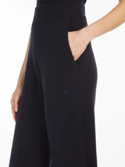 Wide-leg wool yarn trousers