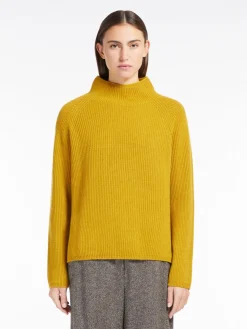 Wool and cashmere ribbed jumper