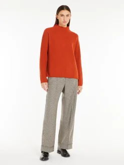 Wool and cashmere ribbed jumper