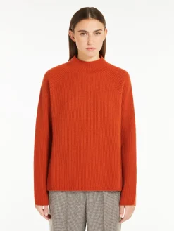 Wool and cashmere ribbed jumper