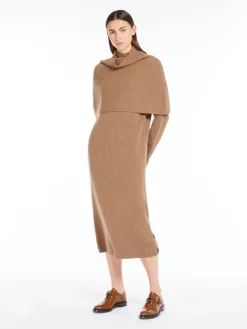 Wool and cashmere ribbed cape