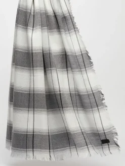 Wool and cashmere shawl
