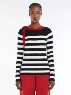 Wool jumper with bow