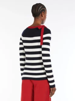 Wool jumper with bow