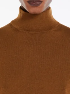 Wool knit turtleneck jumper