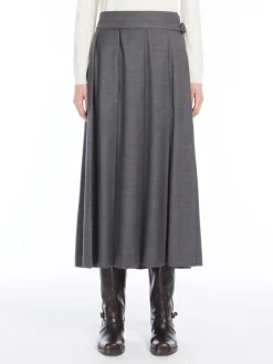 Wool pleated skirt
