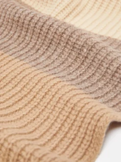 Wool scarf