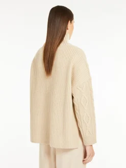 Wool yarn polo-neck sweater
