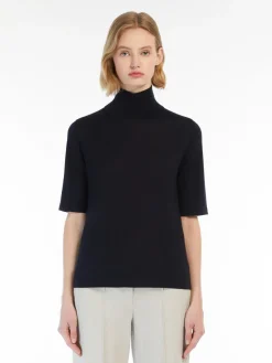 Wool yarn polo-neck sweater